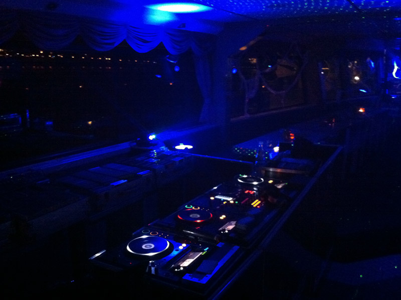 DJ-Event auf dem Partyschiff MS Beethoven